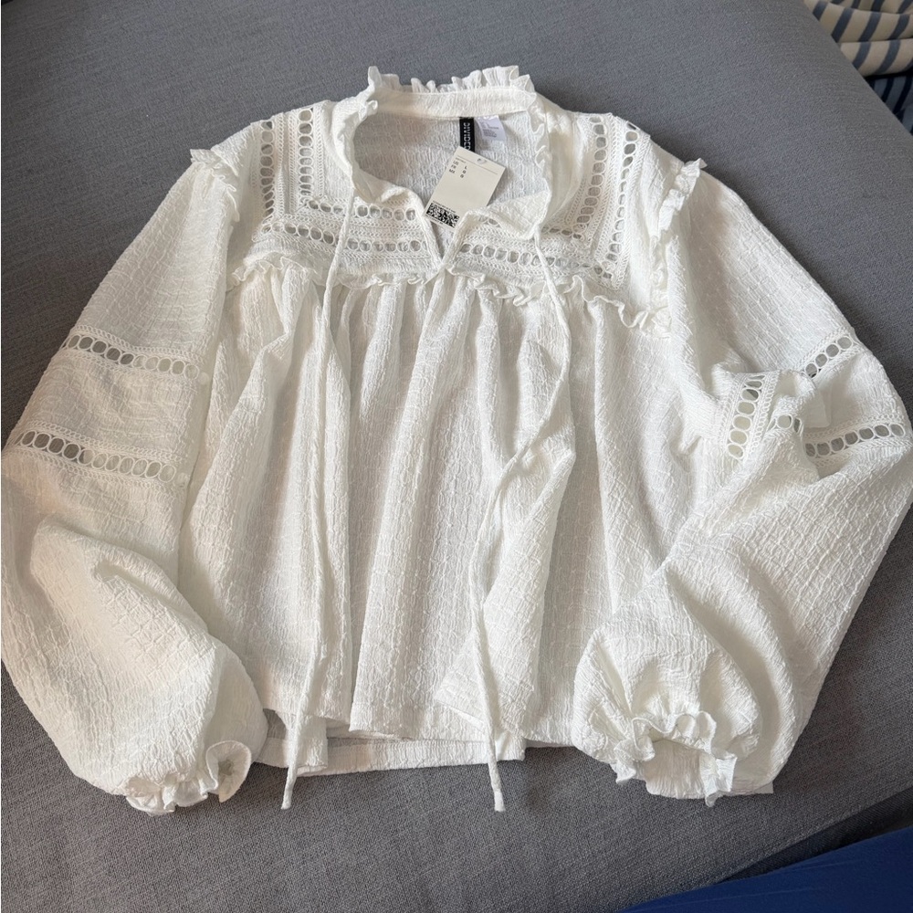NWT H&M Divided Ruffle White Long Sleeve Top Large